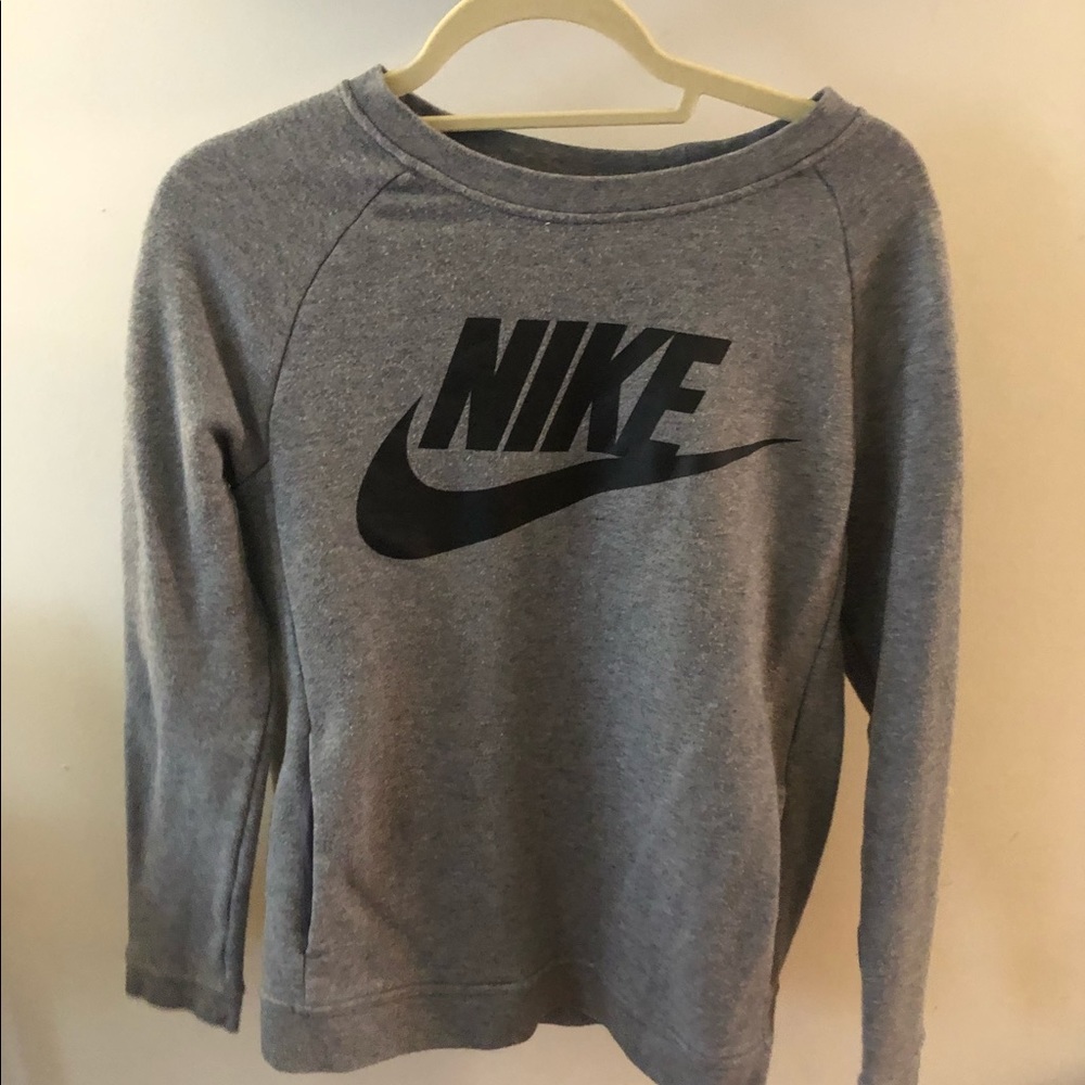 Nike sweat shirt with pockets